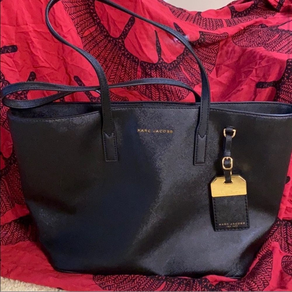 Marc Jacobs | Vegan Leather Tote 🌱